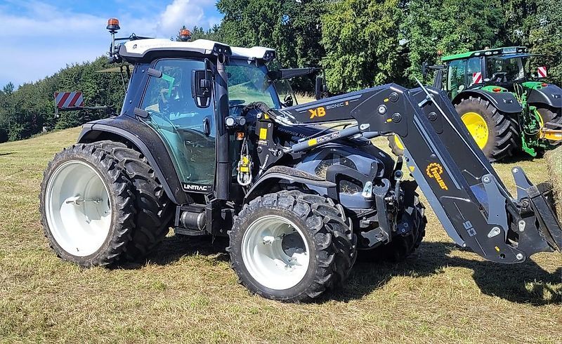 E-FARM: Lindner Lintrac 100 - Tractor - id NDQEWQT - €82,500 - Year of construction: 2022 - Engine hours: 720,Austria