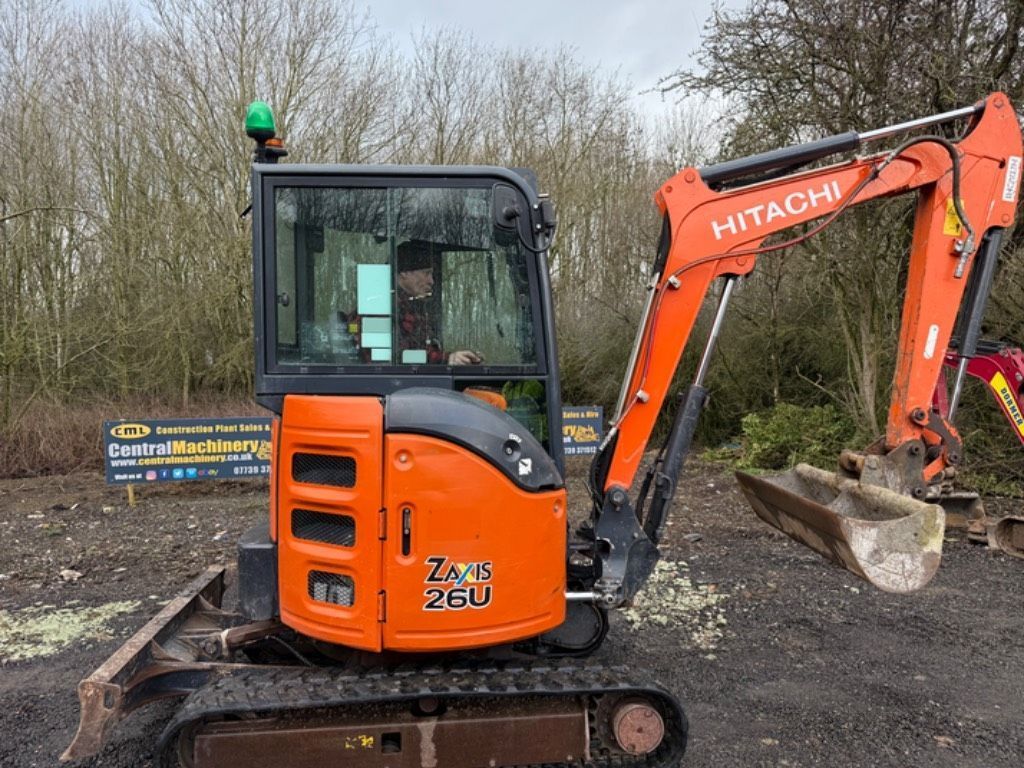E-FARM: Hitachi zx19u-6 yrl - Mini excavator - id UFL5MBC