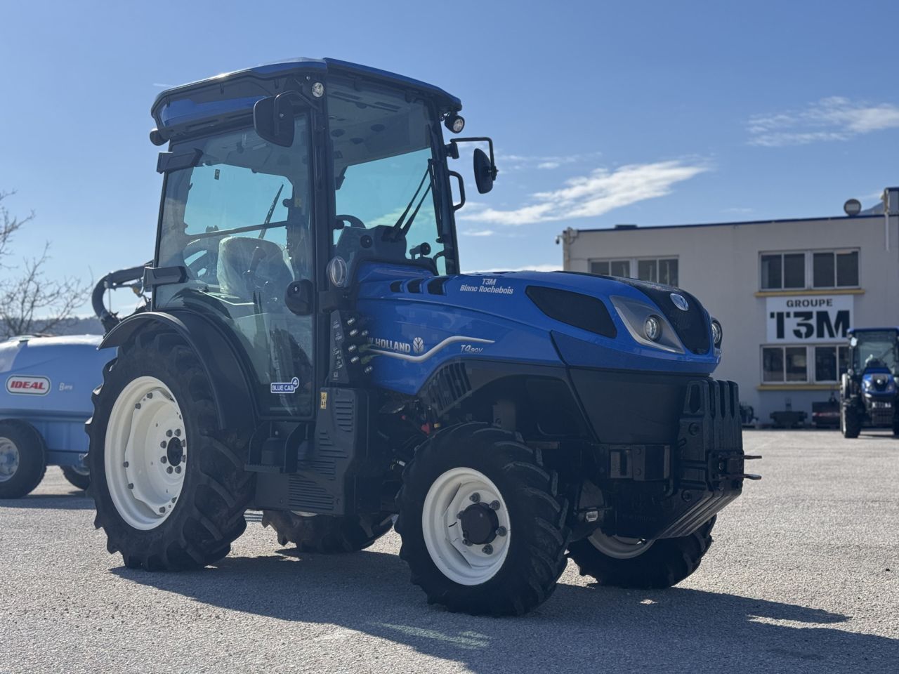E-FARM: New Holland T4.90 V - Tractor - id 9R19DP2 - 59.900 € - Año: 2023 - Horas: 200,Potencia del motor: 90,Francia