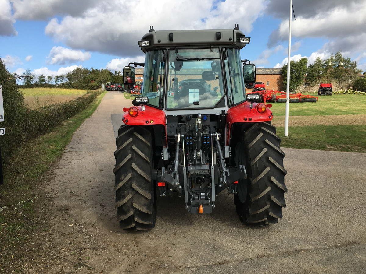 E-FARM: Massey Ferguson 5.S 115 - Tractor - id JKSRFKP - €88,657 - Year ...