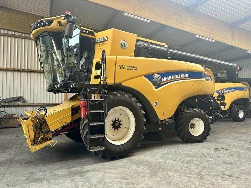 E-FARM: New Holland cx 8.90 - Combine harvester - id ZBVWQ2M - €295,000 - Year of construction: 2020 - Engine hours: 516,Engine power (HP): 419,Germany
