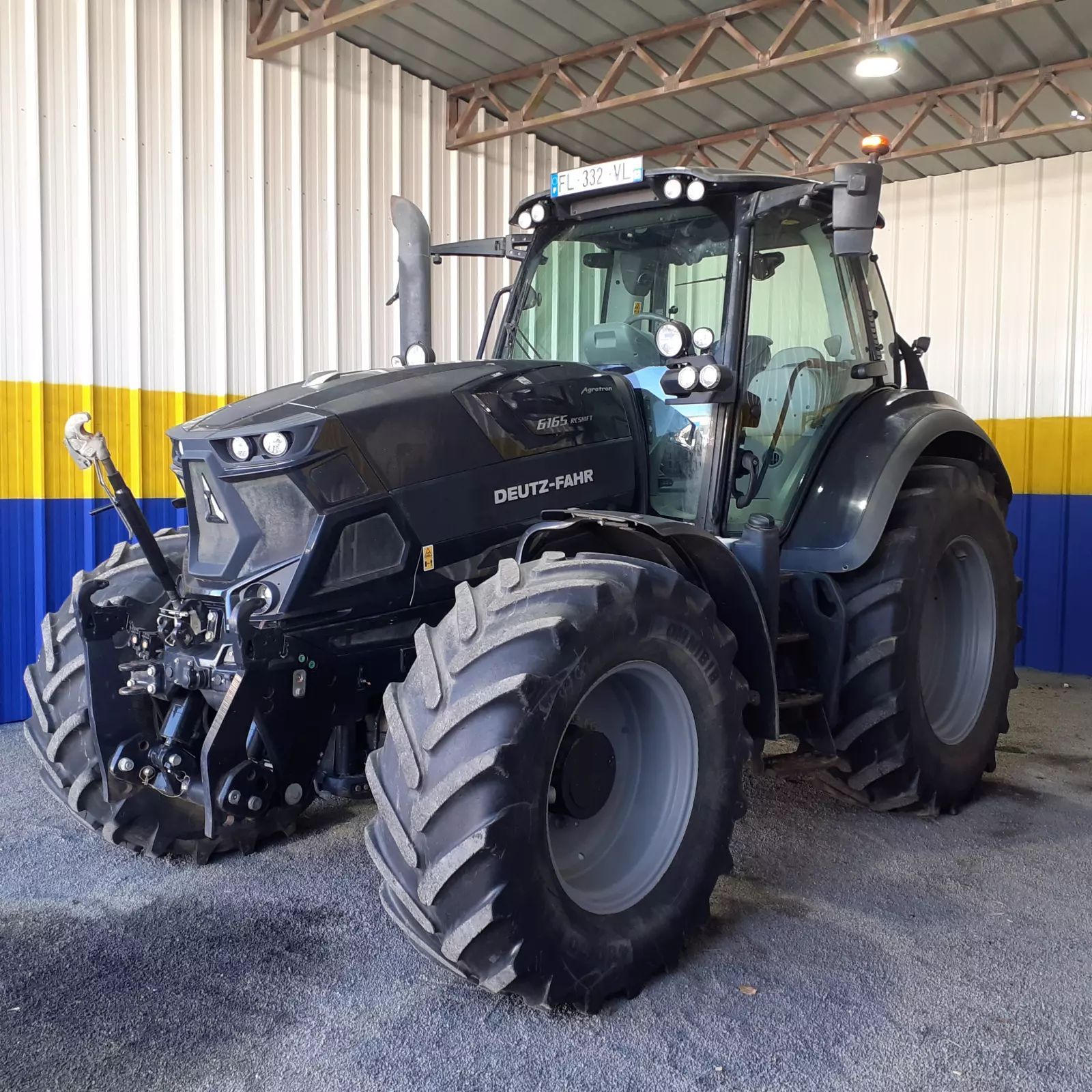 E-FARM: Deutz-Fahr Agrotron 6165 - Tractor - id R9AFWXM - 69.000 € - Año: 2019 - Horas: 5196,Potencia del motor: 165,Francia