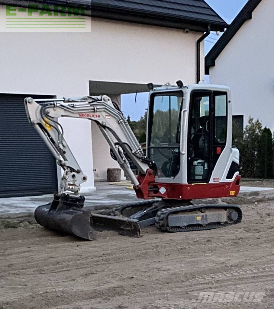 Takeuchi tb225v3 Mini-pelle 36 500 €