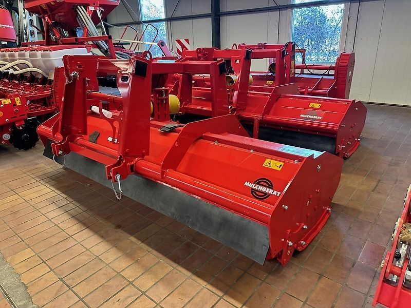 E-FARM: Sauerburger wm 3000 heck/front - Topper - id VY9YPIG - 8.800 € - Baujahr: 2023 - Deutschland