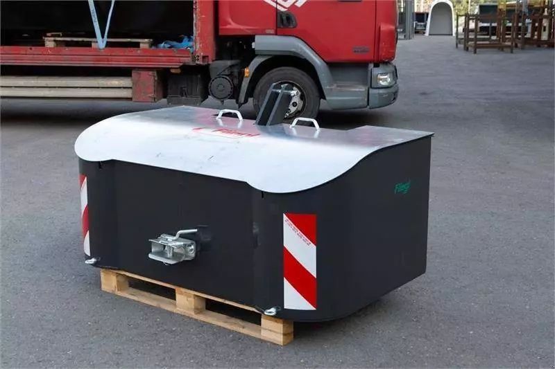 E-FARM: Fliegl frontvægt 800 kg - Parts - id KWLVEX1 - Denmark