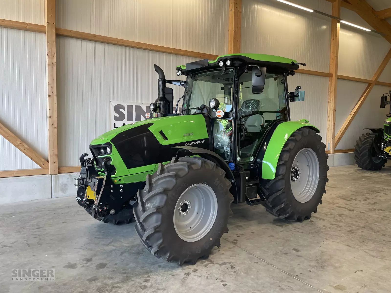 Deutz-Fahr 5105 Tractor €65,546