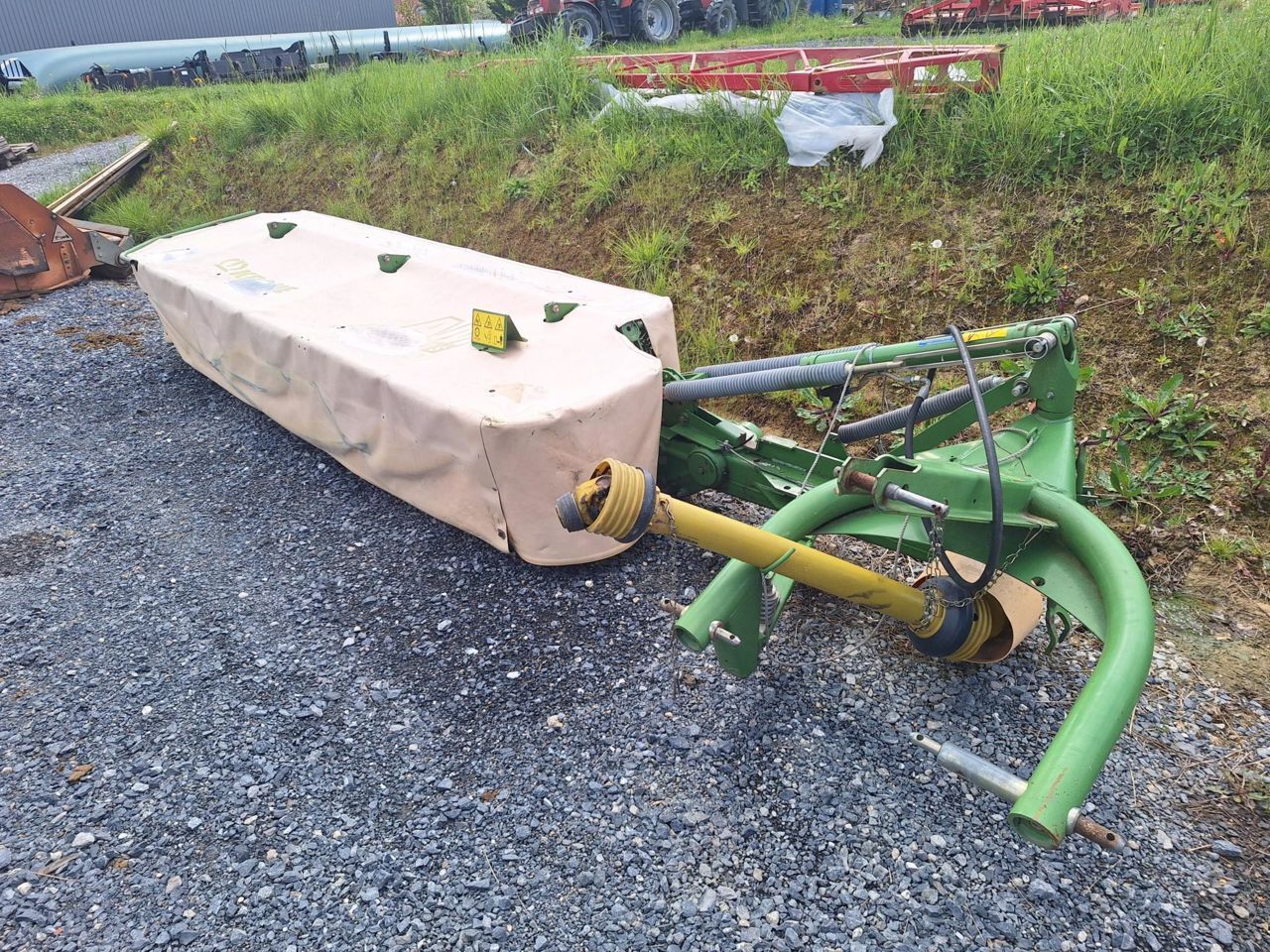 E-FARM: Krone AM 323 S - Kosiarka - id ARHIMW8 - 5000 € - Rok produkcji: 2012 - Francja