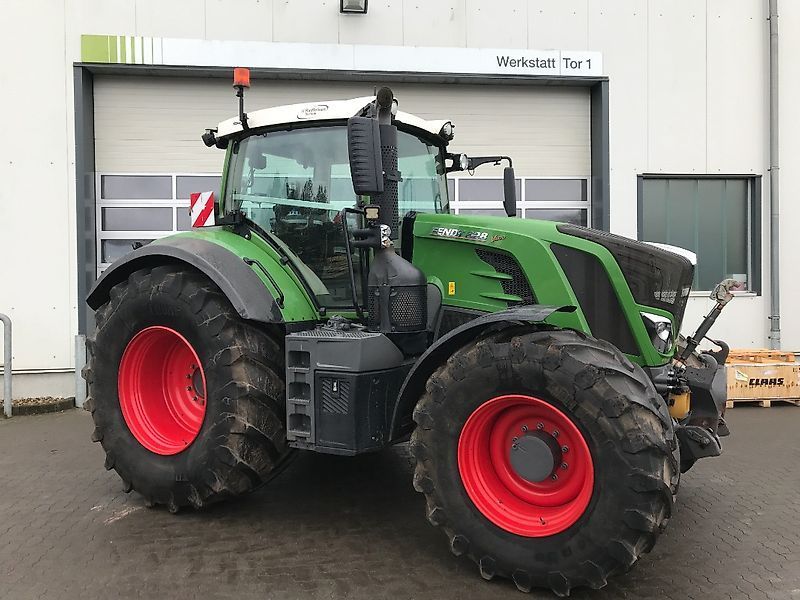E-FARM: Fendt 828 Vario ProfiPlus - Tractor - id RY4BIR7 - €122,000 - Year of construction: 2018 - Engine hours: 5,050,Engine power (HP): 260,Germany