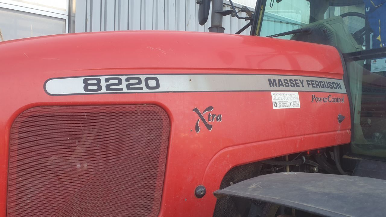 E-FARM: Massey Ferguson 8220 Xtra - Tracteur - id WN1X9K6 - Année: 2002 - Lecture du nombre d'heure: 9 540,Puissance du moteur (chevaux): 160,France