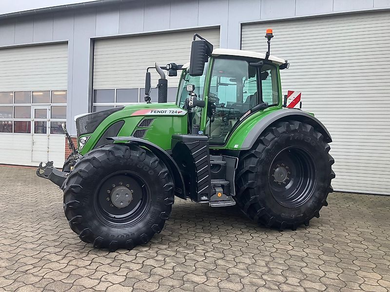Fendt 724 Vario Profi Plus Трактор 114 500 €