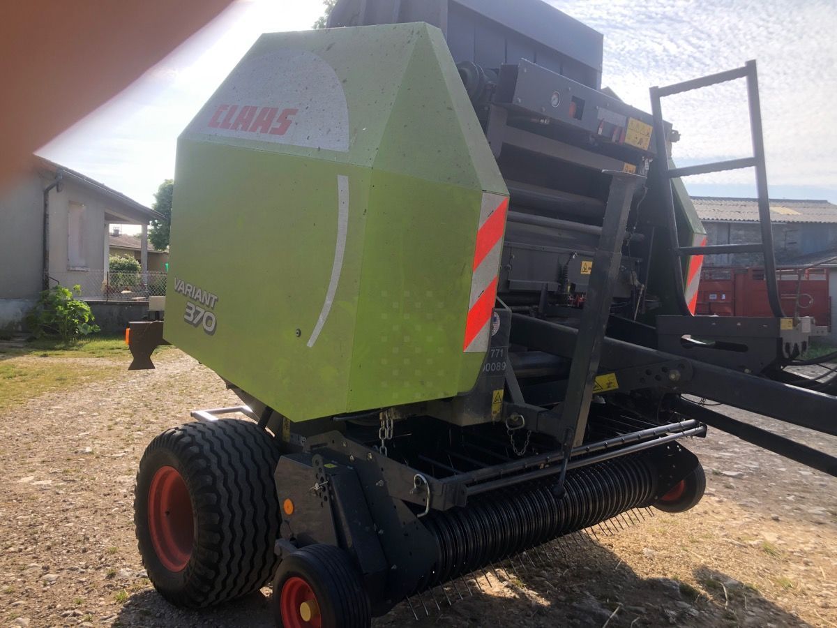 E-FARM: Claas Variant 370 - Балопреса - id YDQM254 - 15 000 € - Година на построяване: 2008 - Общ брой произведени бали: 13 000,Франция