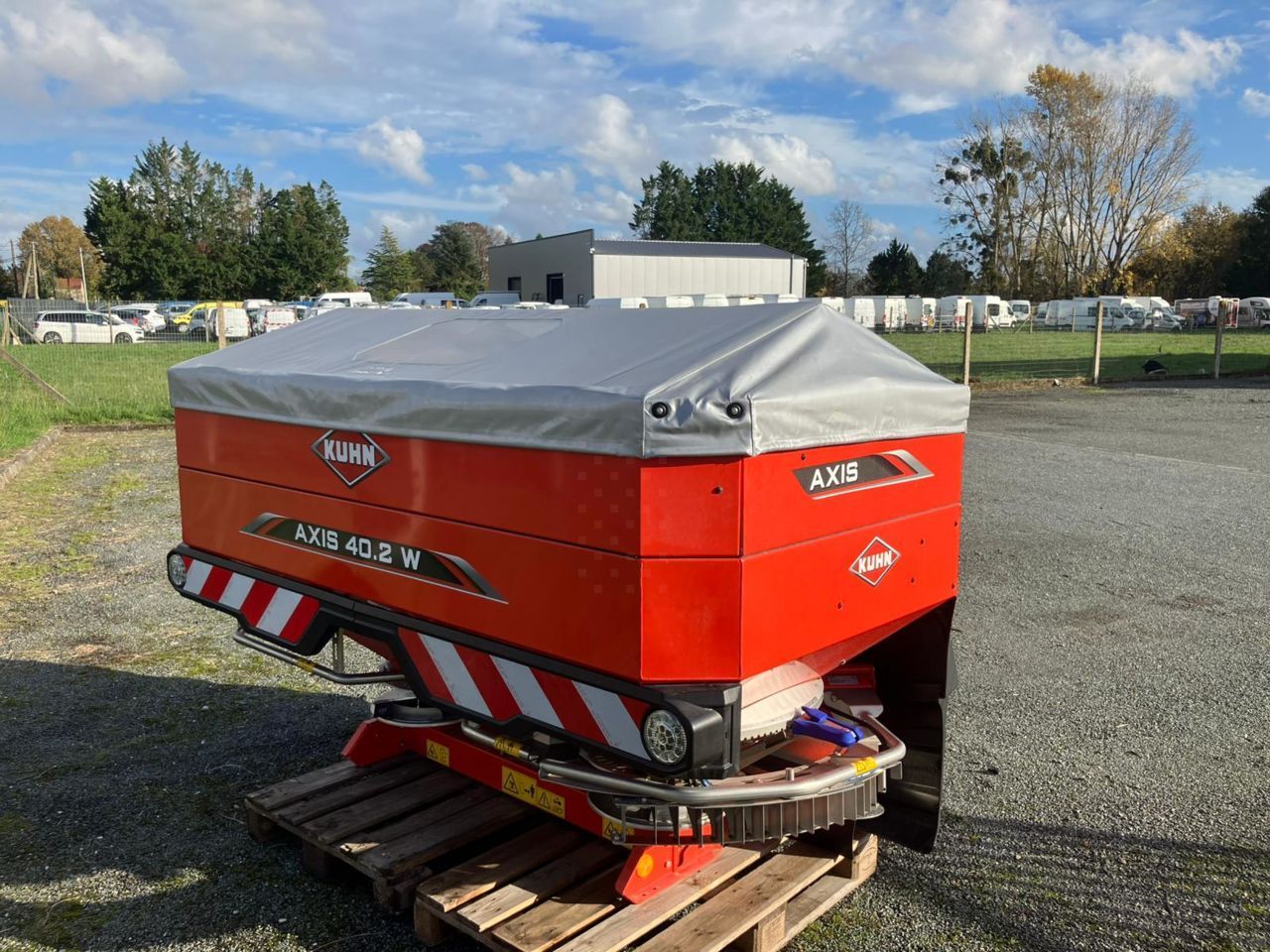 Kuhn axis 40.2 w v8 Fertiliser spreader €21,000