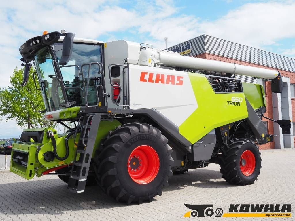 Claas Trion 650 Combine harvester €227,000