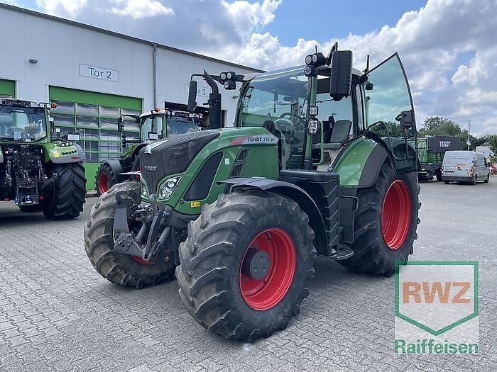 E-FARM: Fendt 718 Vario ProfiPlus - Traktor - id AUNAIKN - 110.504 € - Baujahr: 2016 - Abgelesene Motorstunden: 3.770,Deutschland