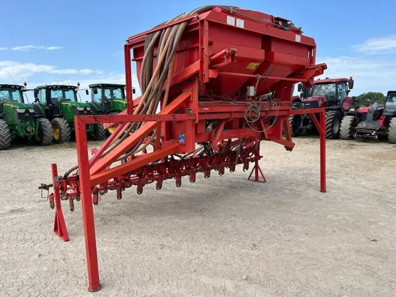 E-FARM: Kuhn al 402 - Semoir direct - id HFXUWHZ - 4 500 € - Année: 1998 - France