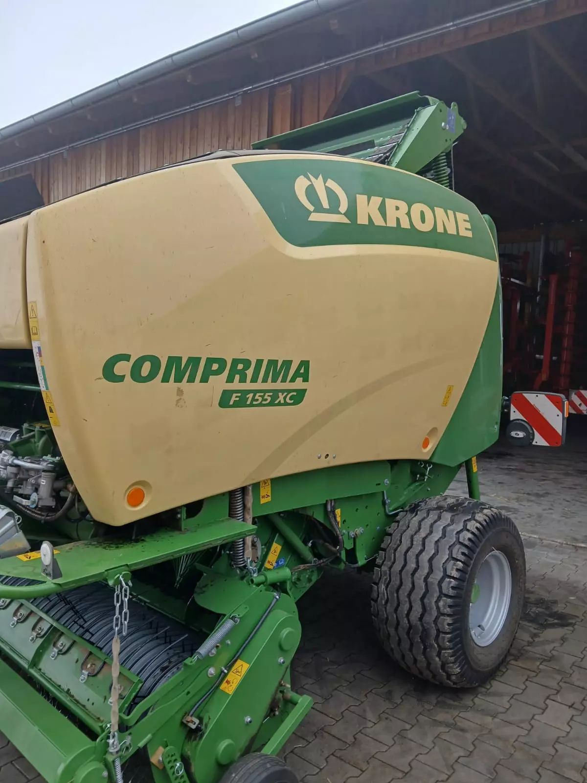 Krone Comprima F 155 XC Baler €37,500