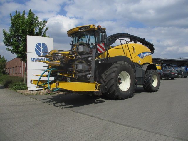 E-FARM: New Holland FR 700 - Self propelled forage harvester - id ZAREJXZ - €170,505 - Year of construction: 2015 - Engine hours: 246,406,Engine power (HP): 639,Germany