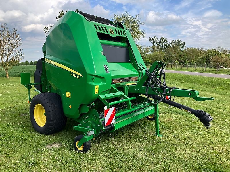 John Deere V451M Presse à balles 41 000 €