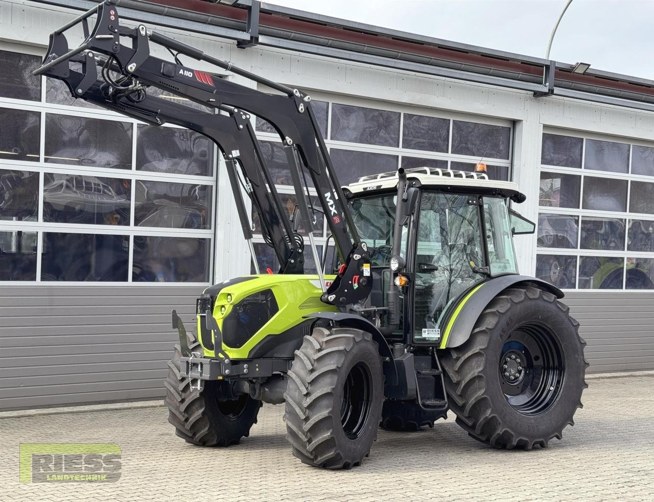 Claas Axos 240 tractor €77,777