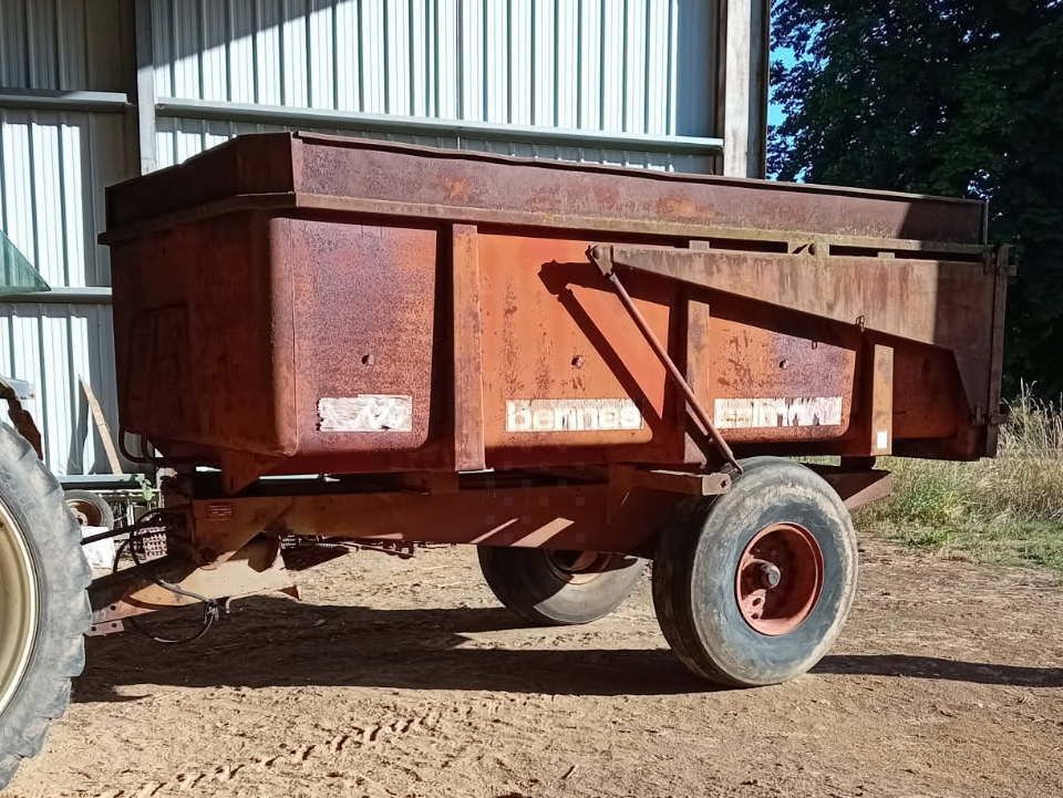 E-FARM: Brimont bb 8 / benne 8 tonnes de capacite / tres bon etat - Benne - id 3JSSEMR - 6 000 € - Année: 1985 - France