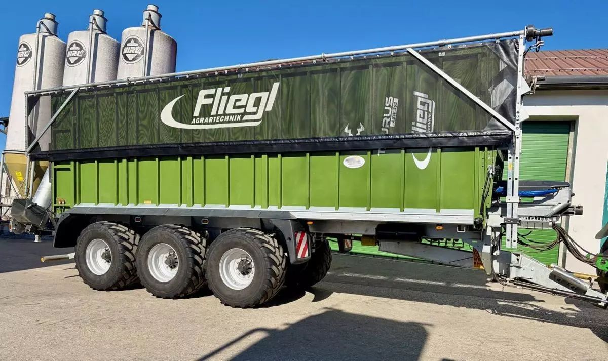 Fliegl asw 391 taurus Wózek paszowy 96 000 €