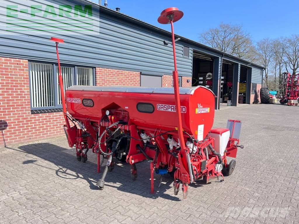 Gaspardo mais zaaimachine 6 rij Precision drill €16,500