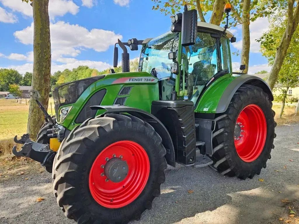 E-FARM: Fendt 724 Vario - Tractor - id GA8Z4MZ - €105,500 - Year of construction: 2017 - Engine hours: 5,800,Netherlands