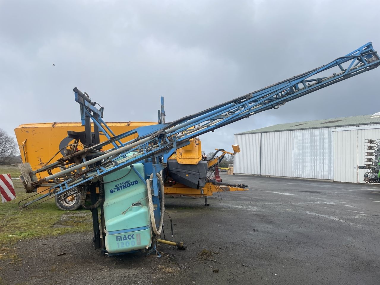 Berthoud mack 2 1200 sprayers 5 500 €