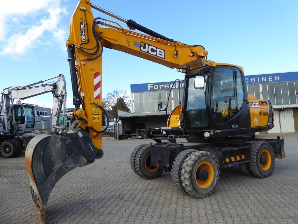 JCB 175 Excavadora de ruedas 120.000 €