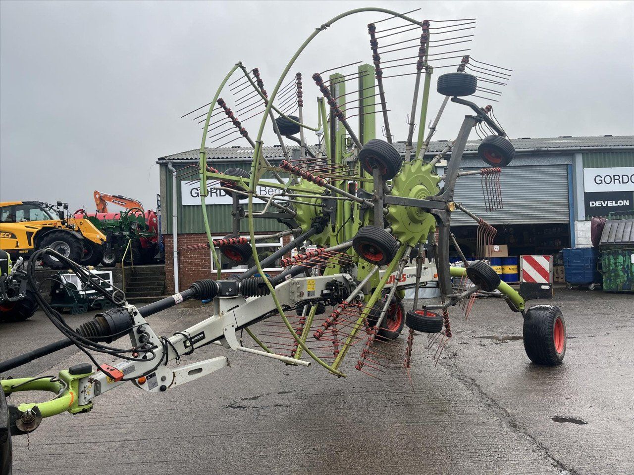 Claas Liner 2900 Tedder €13,698