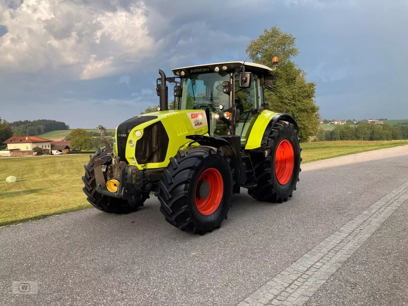 E-FARM: Claas Arion 650 CMATIC CIS - Traktor - id YQNWINF - 68.500 € - Baujahr: 2015 - Abgelesene Motorstunden: 5.677,Motorleistung (PS): 185,Österreich