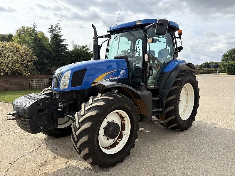 E-FARM: New Holland TS135A - Tracteur - id CG7UMAQ - 32 338 € - Année: 2007 - Puissance du moteur (chevaux): 136,Royaume-Uni