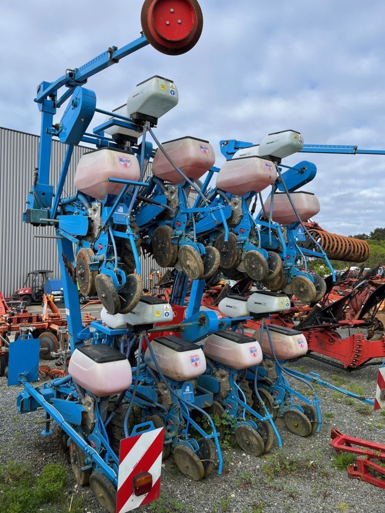 E-FARM: ribouleau - monosem ng+4 8 rangs - Semoir de précision - id 7RVCIRE - 29 500 € - Année: 2019 - France