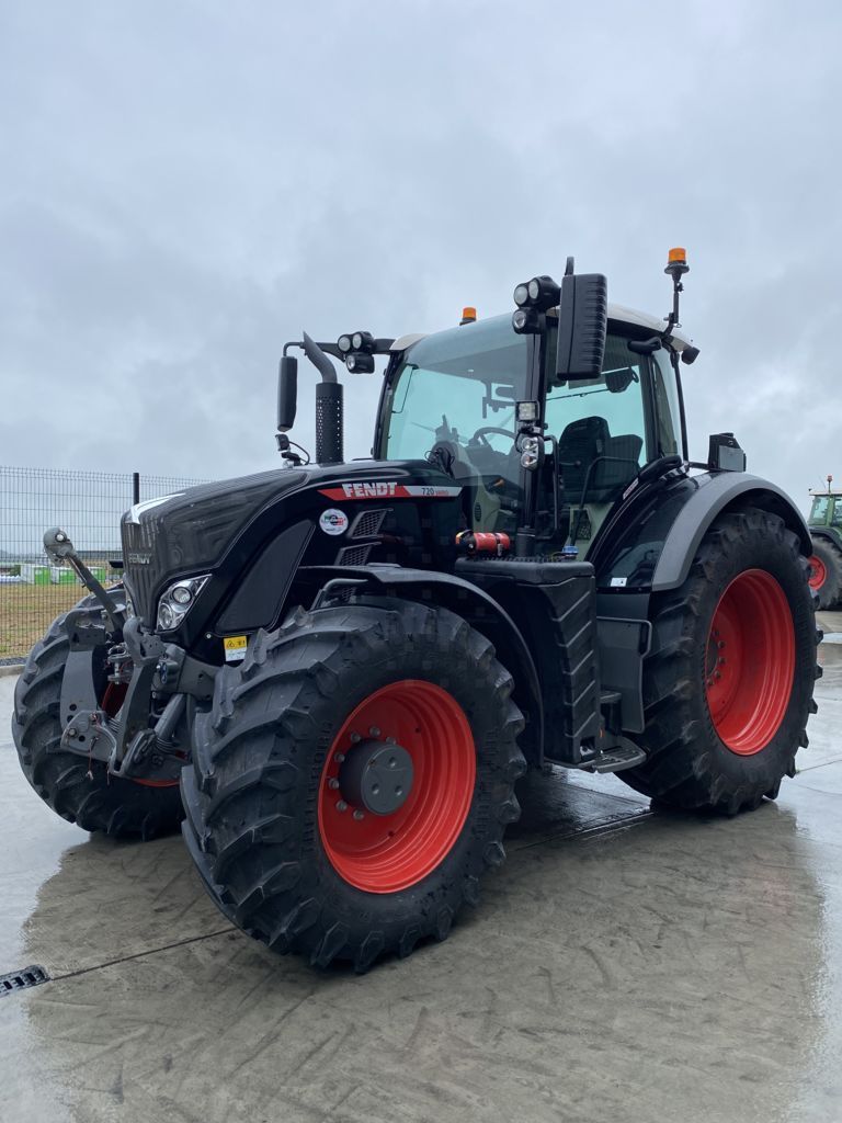 Fendt 720 Vario Tractor €170,461