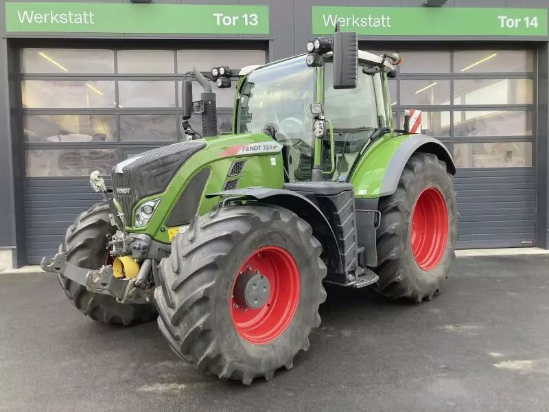 Fendt 724 Vario ProfiPlus Tractor €155,000