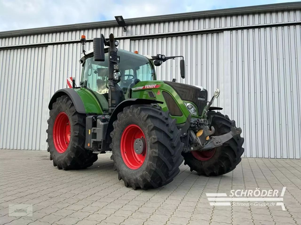 Fendt 724 Vario ProfiPlus Traktor 166.885 €