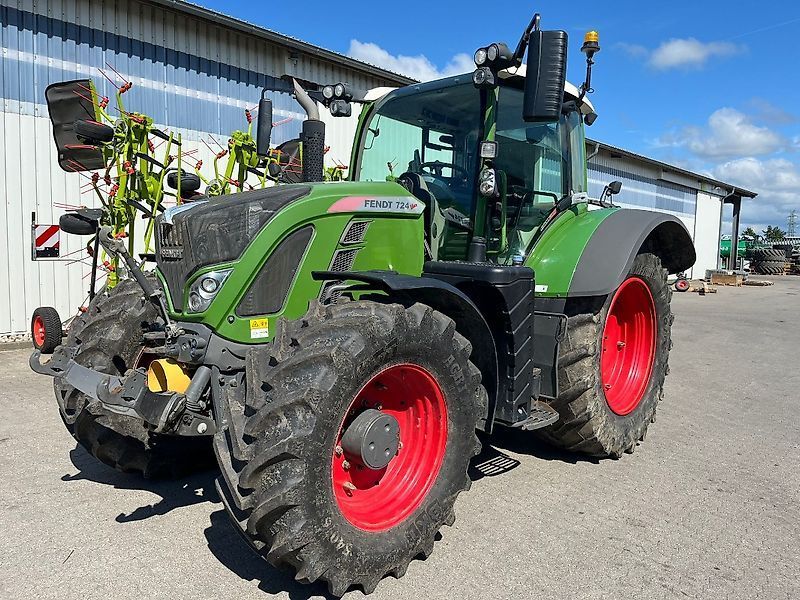 E-FARM: Fendt 724 Vario ProfiPlus - Traktor - id EIMSGM3 - 122.500 € - Baujahr: 2018 - Abgelesene Motorstunden: 4.995,Motorleistung (PS): 237,Deutschland