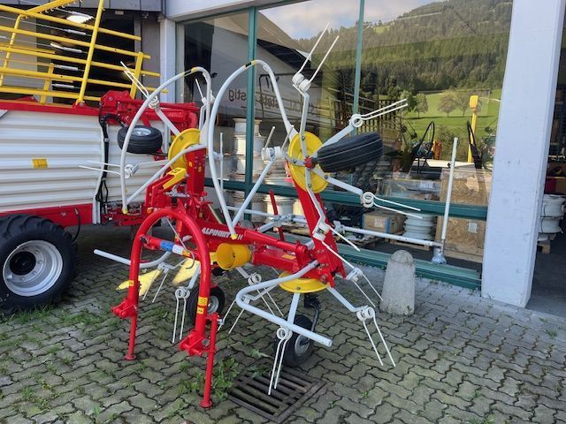 E-FARM: Pöttinger hit 4.4n - Karuzelowy przetrząsacz do siana - id DFPYB7Q - 6909 € - Austria