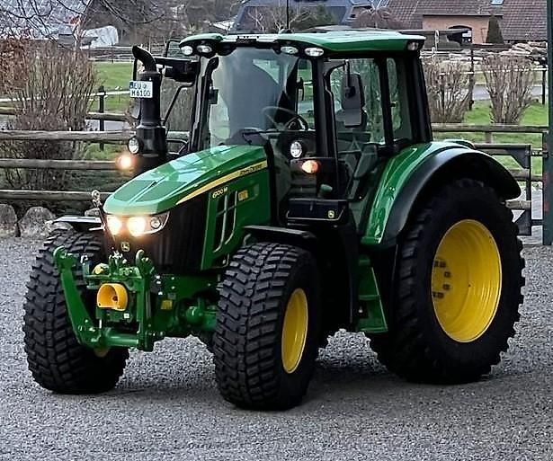 John Deere 6100 M Traktor 88 888 €