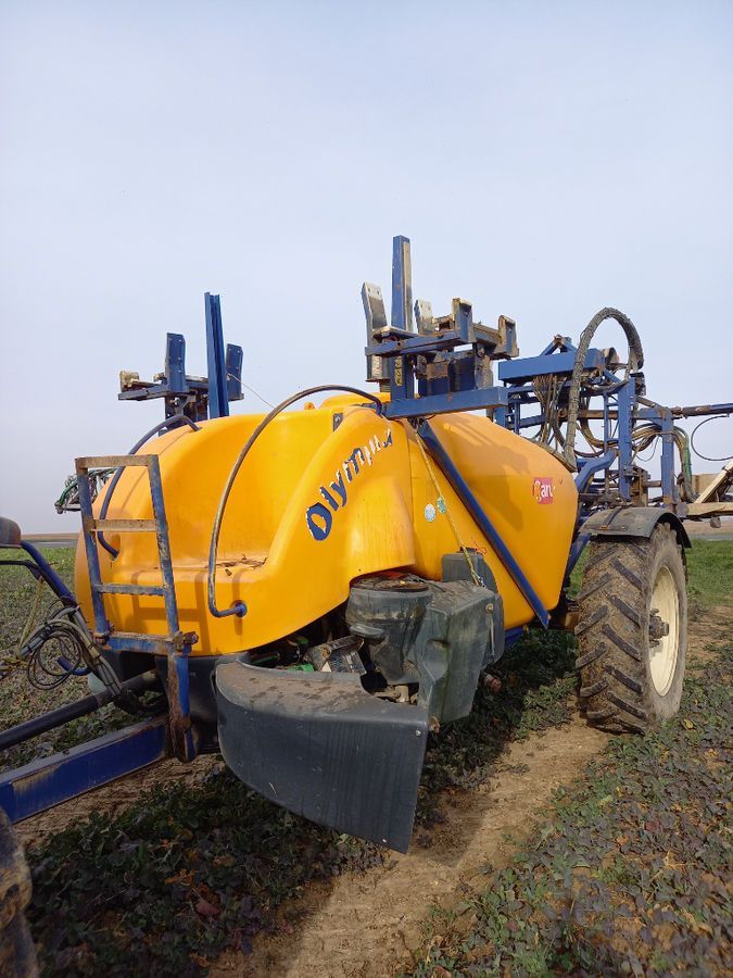 E-FARM: Caruelle olympia - Opryskiwacz - id 9MIBSYF - 8000 € - Rok produkcji: 2006 - Francja