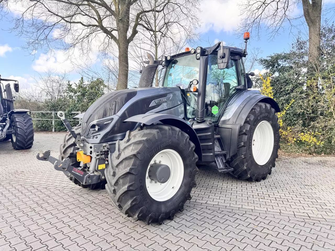 Valtra T 174 Tractor