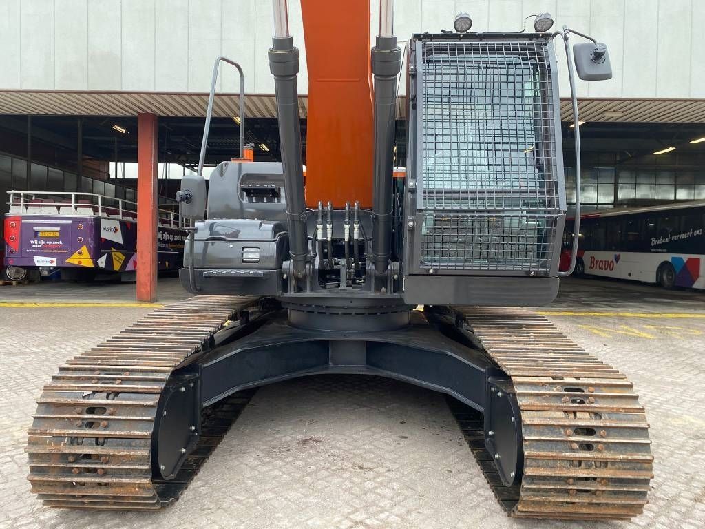 E-FARM: Hitachi zx 220lc-5g - Crawler excavator - id ZCHTUQB