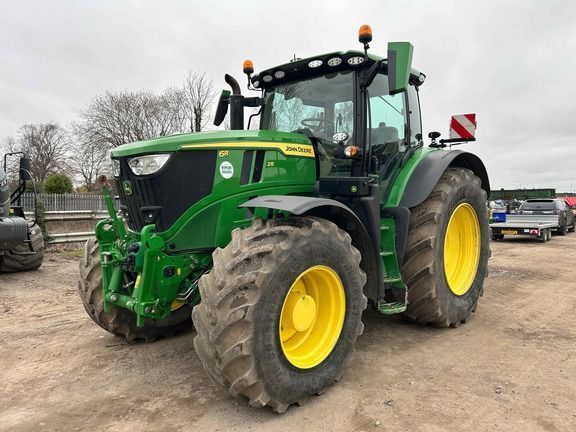 John Deere 6R 215 Tractor €143,715