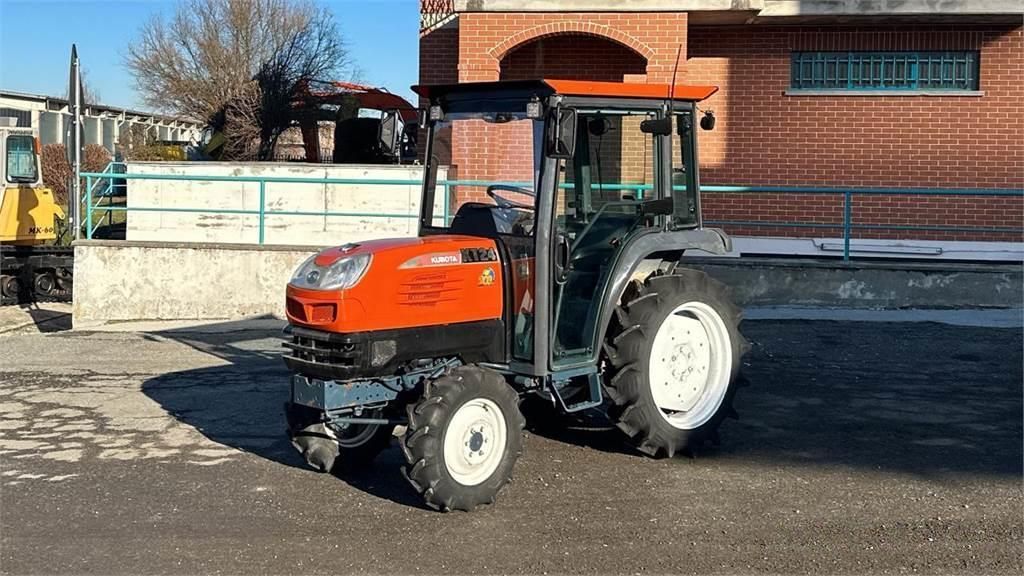 E-FARM: Kubota kt24 4x4 - Equipamiento municipal - id LHYWTYN - 9500 € - Año: 1995 - Italia