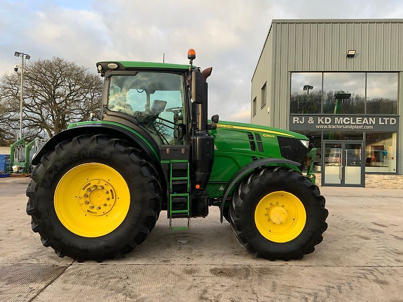John Deere 6250 R Tractor €82,611