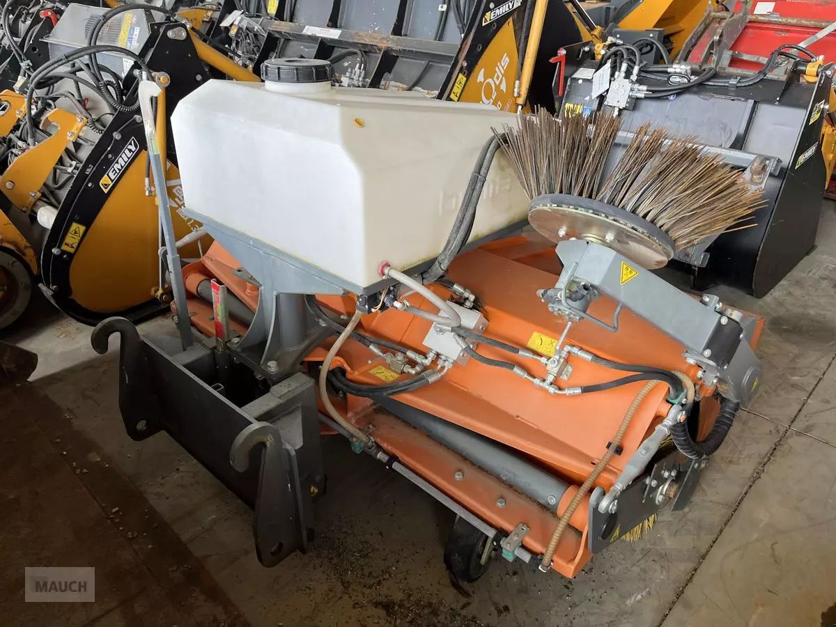 E-FARM: Bema kehrmaschine 600/1850mm dual - Outil - id UVNGVEG - 5 750 € - Autriche