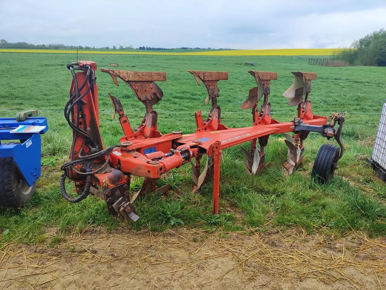E-FARM: Kuhn master 120 - Плуг - id NTNSKJP - 5 000 € - Год выпуска: 1998 - Франция