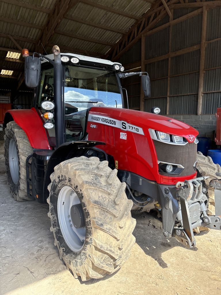 Massey Ferguson 7718 S Traktor 102 000 €