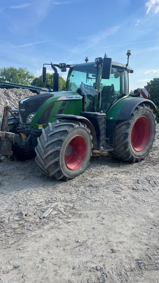E-FARM: Fendt 720 Vario ProfiPlus - Tractor - id FWACVCB - 120.000 € - Año: 2018 - Horas: 3600,Potencia del motor: 200,Francia