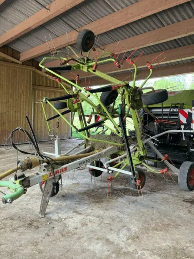 E-FARM: Claas Volto 800 T - Faneuse - id 3QACXRZ - 5 800 € - Année: 2014 - France